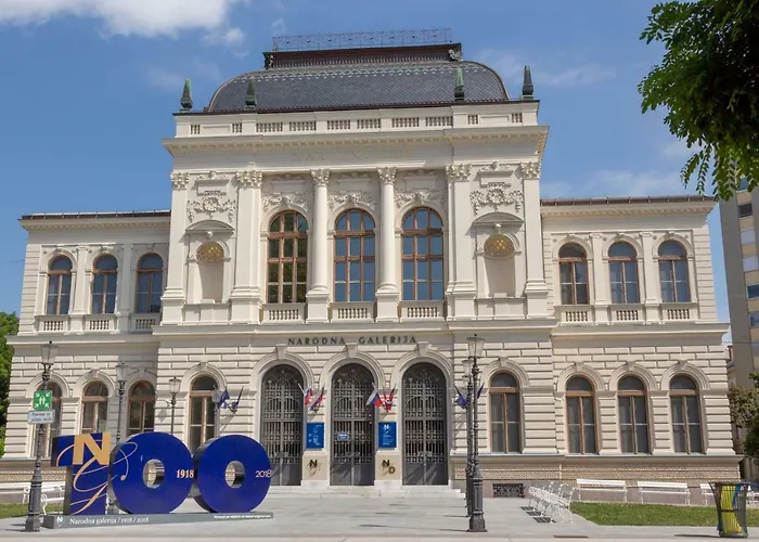 Apartment Fine Dalmatinova *