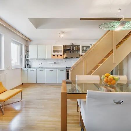 Fine Dalmatinova Ljubljana