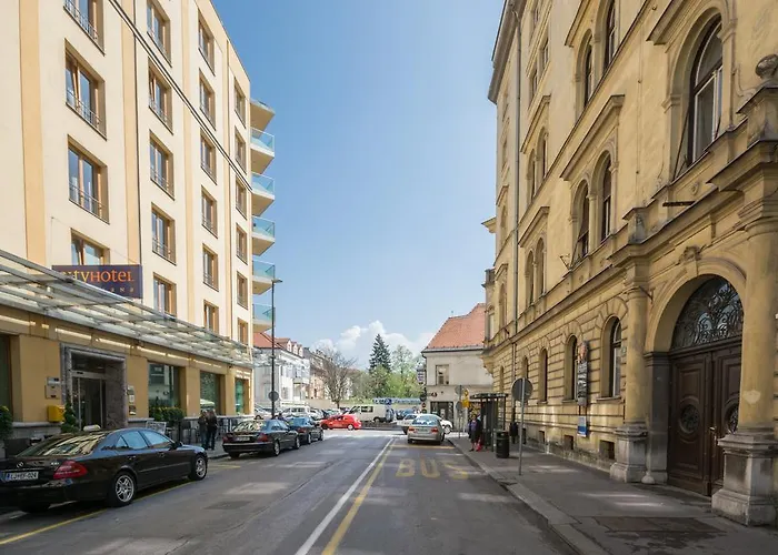 Fine Dalmatinova * Ljubljana