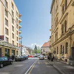 Fine Dalmatinova * Ljubljana