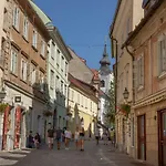 Fine Dalmatinova Ljubljana